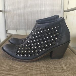 Independent Boot Company Leather Burke Cutout Studded Ankle Boots 10.5